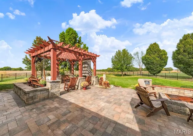 Photo 4 of Sale Pending at 72 Matt Joyce Ct, Warrenton, MO 63383 | MLS# MIS26060344 | Listing updated on 2026-10-05