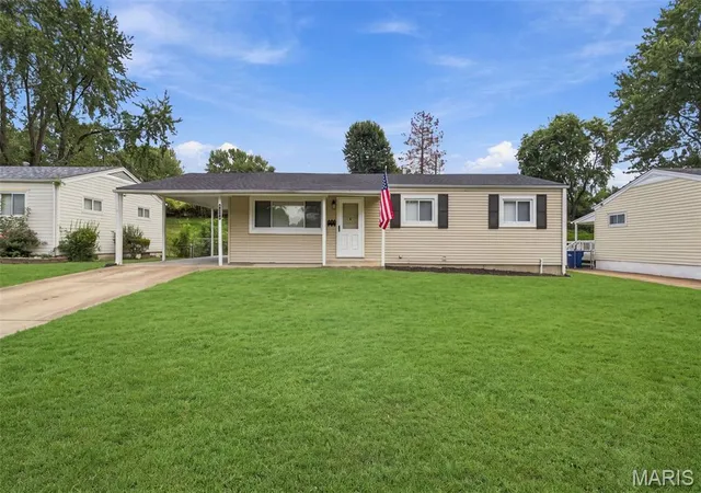 Photo 1 of Single family home for sale at 1110 Hallwood Dr, Florissant, MO 63033 | MLS# MIS26060348 | Listing updated on 2026-09-19