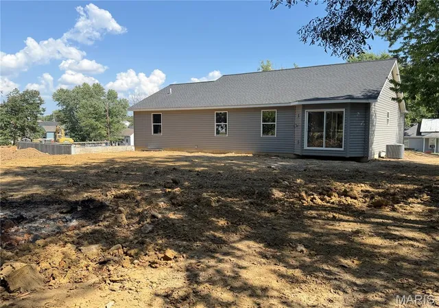 Photo 3 of Single family home for sale at 309 Arlington St, Jonesburg, MO 63351 | MLS# MIS26060350 | Listing updated on 2026-10-13