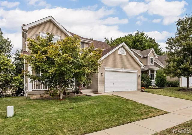 Photo 2 of Single family home for sale at 11277 Tea Olive Dr, Bridgeton, MO 63044 | MLS# MIS26060355 | Listing updated on 2026-09-25