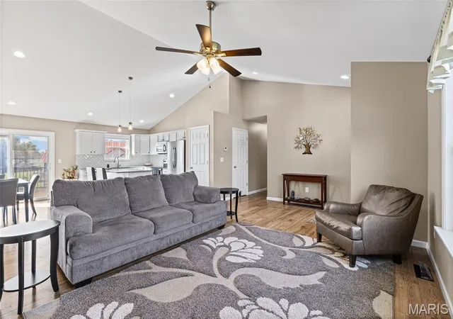 Photo 4 of Sale Pending at 866 Pebble Beach Ct, Union, MO 63084 | MLS# MIS26060362 | Listing updated on 2026-09-26