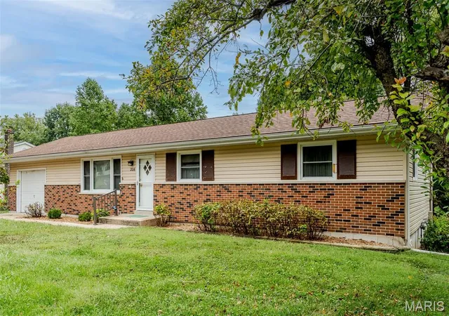 Single family home for sale at 206 Valley Dr, Washington, MO 63090 | MLS# MIS26060363