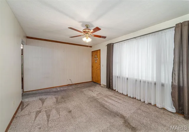 Photo 4 of Single family home for sale at 206 Valley Dr, Washington, MO 63090 | MLS# MIS26060363 | Listing updated on 2026-10-03