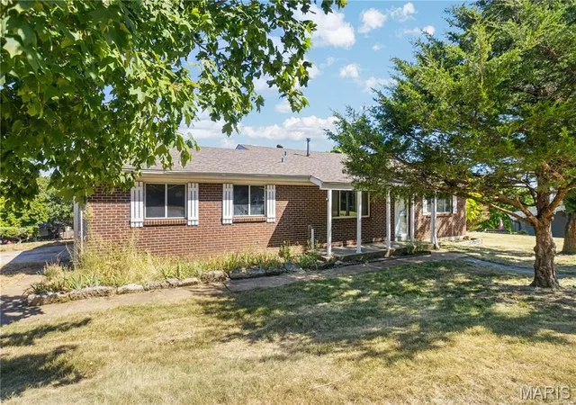 Photo 1 of Single family home for sale at 5050 Country View Dr, Imperial, MO 63052 | MLS# MIS26060369 | Listing updated on 2026-09-23
