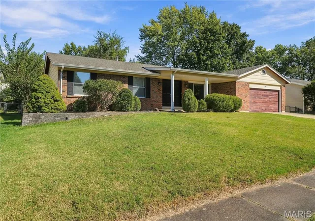 Photo 1 of Single family home for sale at 2908 Westminister Dr, Saint Charles, MO 63301 | MLS# MIS26060370 | Listing updated on 2026-10-29