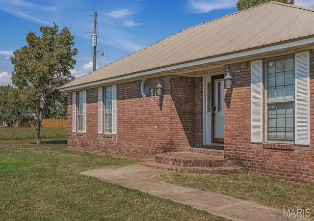 Photo 3 of Sale Pending at 518 State Hwy M, Steele, MO 63877 | MLS# MIS26060403 | Listing updated on 2026-09-24