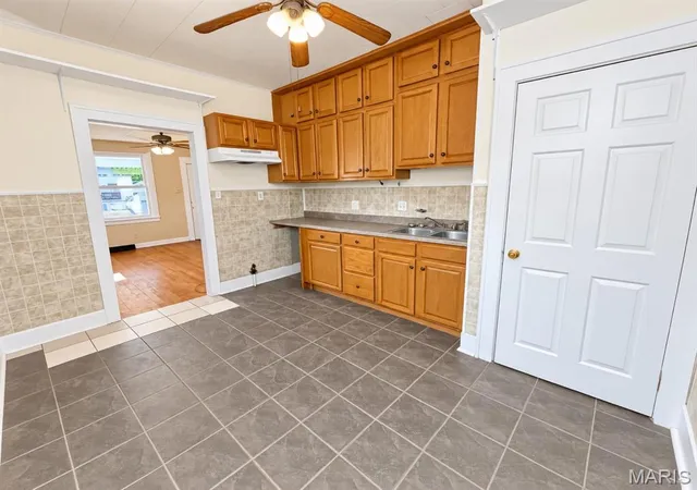 Photo 2 of Single family home for sale at 520 Lincoln Ave, East Alton, IL 62024 | MLS# MIS26060404 | Listing updated on 2026-09-18