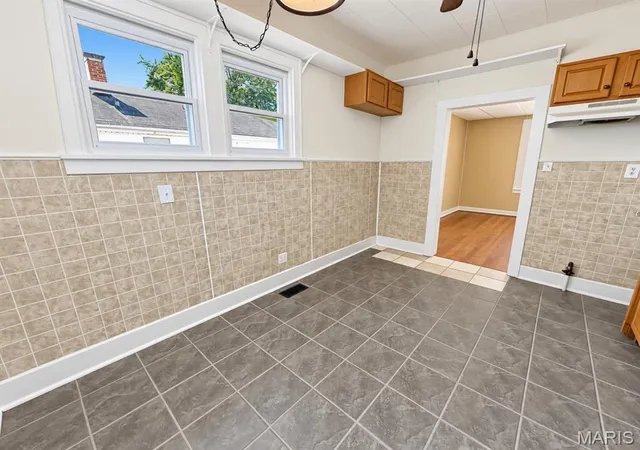 Photo 3 of Single family home for sale at 520 Lincoln Ave, East Alton, IL 62024 | MLS# MIS26060404 | Listing updated on 2026-09-18