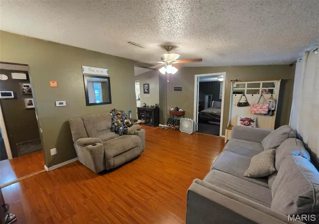 Photo 3 of Single family home for sale at 4516 Walter Ave, Granite City, IL 62040 | MLS# MIS26060409 | Listing updated on 2026-09-22