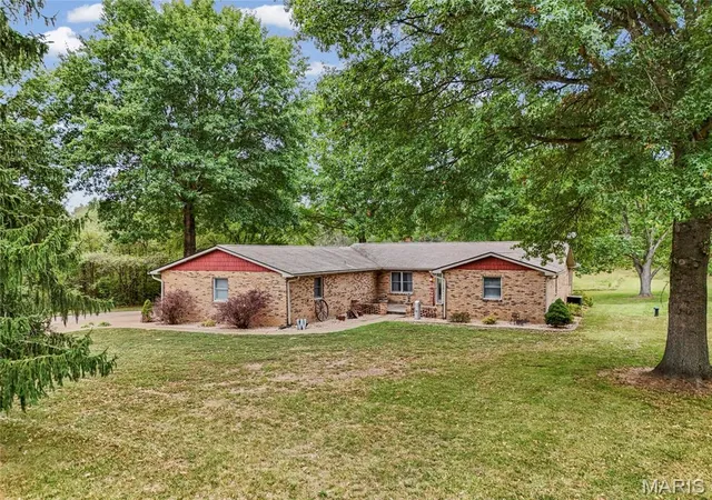 Photo 3 of Single family home for sale at 4319 Us Hwy 61, Bloomsdale, MO 63627 | MLS# MIS26060411 | Listing updated on 2026-09-30