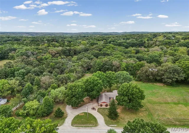 Photo 4 of Single family home for sale at 4319 US Hwy 61, Bloomsdale, MO 63627 | MLS# MIS26060411 | Listing updated on 2026-09-30