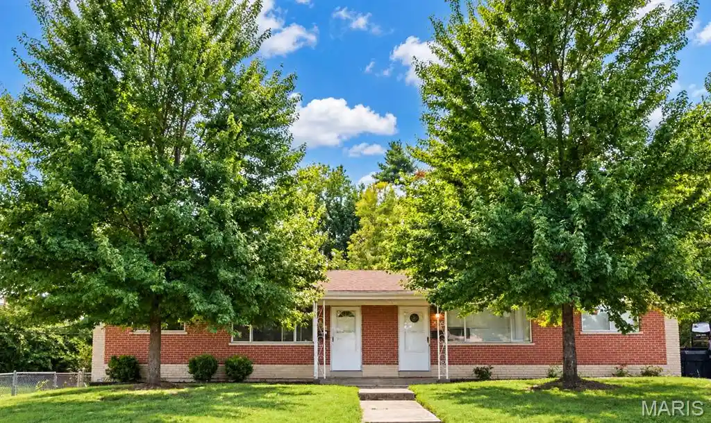 Listing Photo 1 - Condo for sale in 414-416 S Cadillac Dr located at 414-416 S Cadillac Dr, Saint Charles, MO 63301 - Unit 414-416 S Cadillac Dr