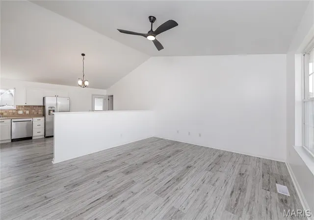 Photo 4 of Sale Pending at 41 Double Crk Ct, Wentzville, MO 63385 | MLS# MIS26060420 | Listing updated on 2026-09-20