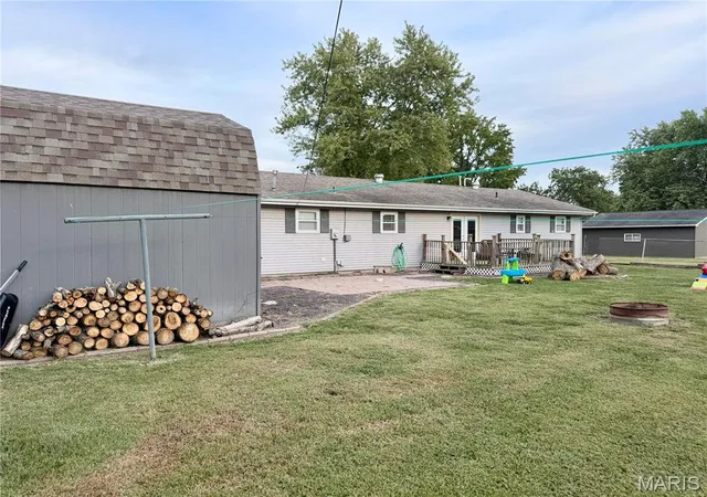 Photo 3 of Single family home for sale at 4257 Oak Glen Dr, Salem, IL 62881 | MLS# MIS26060421 | Listing updated on 2026-10-05