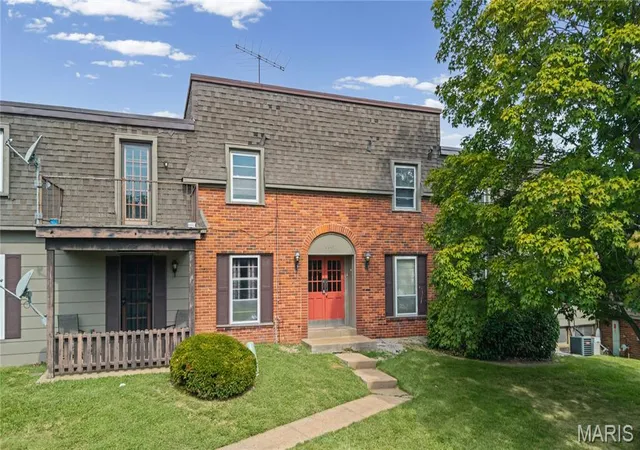 Photo 2 of Condo for sale at 6643 Blossomwood Dr #D, Florissant, MO 63033 | MLS# MIS26060422 | Listing updated on 2026-09-18