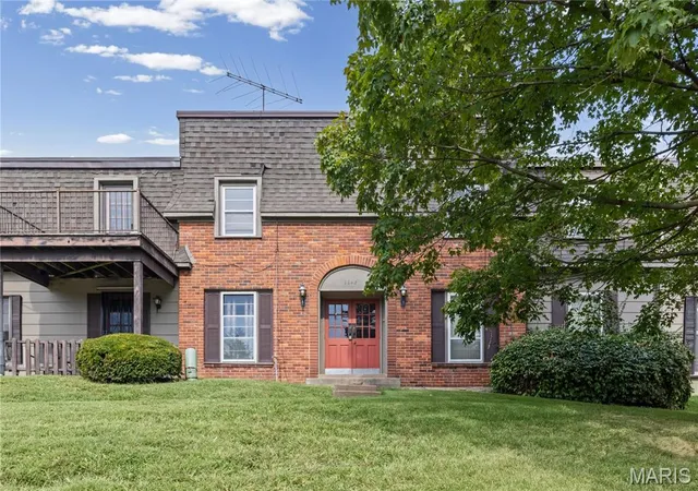 Photo 3 of Condo for sale at 6643 Blossomwood Dr #D, Florissant, MO 63033 | MLS# MIS26060422 | Listing updated on 2026-09-18