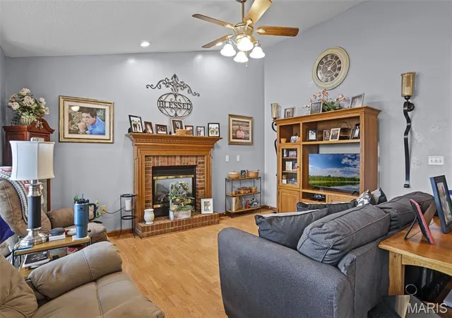 Photo 3 of Sale Pending at 522 Deer Run, Moro, IL 62067 | MLS# MIS26060437 | Listing updated on 2026-09-25