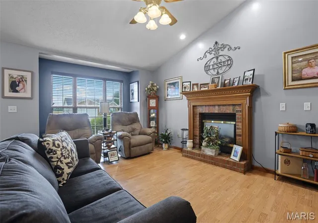 Photo 4 of Sale Pending at 522 Deer Run, Moro, IL 62067 | MLS# MIS26060437 | Listing updated on 2026-09-25