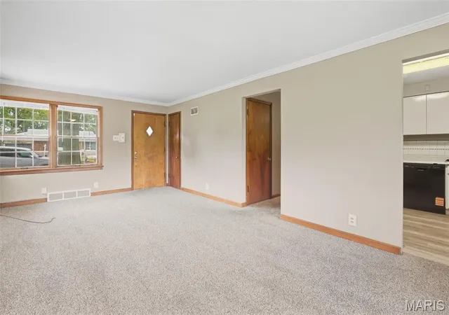 Photo 3 of Single family home for sale at 9725 Griffin Dr, Saint Louis, MO 63137 | MLS# MIS26060440 | Listing updated on 2026-10-20