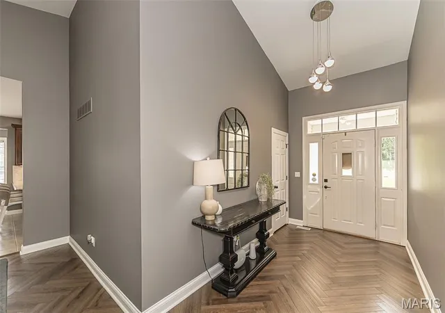 Photo 3 of Single family home for sale at 1652 Ivy Chase Ln, Fenton, MO 63026 | MLS# MIS26060444 | Listing updated on 2026-10-07