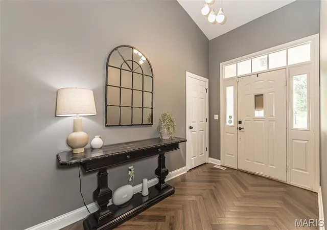 Photo 4 of Single family home for sale at 1652 Ivy Chase Ln, Fenton, MO 63026 | MLS# MIS26060444 | Listing updated on 2026-10-07