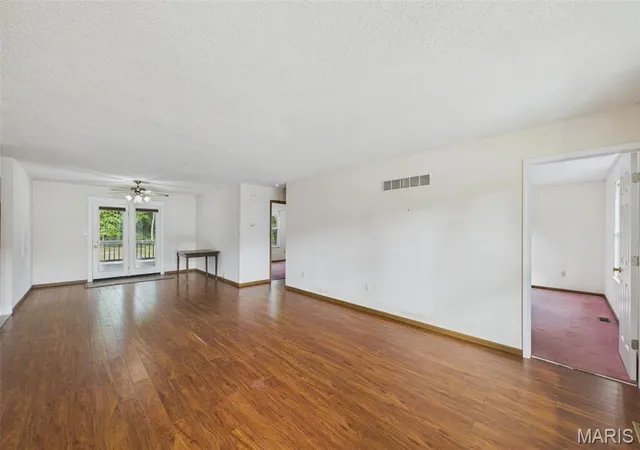 Listing Photo 4 - Condo for sale in building located at 893 Woodridge Dr, Arnold, MO 63010