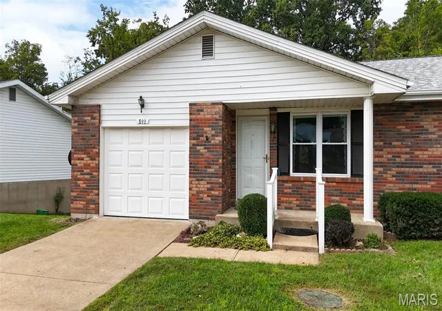 Photo 3 of Condo for sale at 893 Woodridge Dr, Arnold, MO 63010 | MLS# MIS26060455 | Listing updated on 2026-09-27