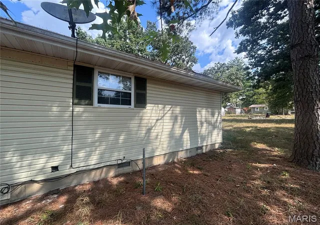 Photo 3 of Sale Pending at 668 Lone Pine Rd, Houston, MO 65483 | MLS# MIS26060458 | Listing updated on 2026-10-05