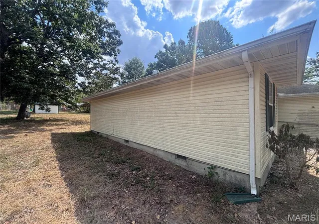 Photo 3 of Sale Pending at 668 Lone Pine Rd, Houston, MO 65483 | MLS# MIS26060458 | Listing updated on 2026-10-05