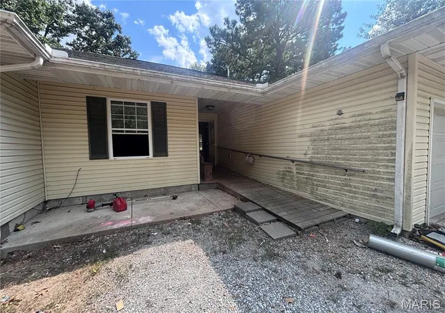 Photo 4 of Sale Pending at 668 Lone Pine Rd, Houston, MO 65483 | MLS# MIS26060458 | Listing updated on 2026-10-05