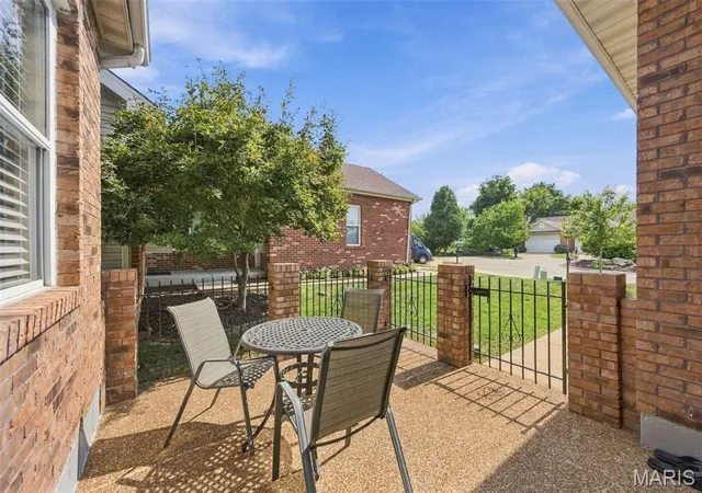 Photo 3 of Sale Pending at 313 Holloway Ridge Ct, Ballwin, MO 63011 | MLS# MIS26060464 | Listing updated on 2026-10-04