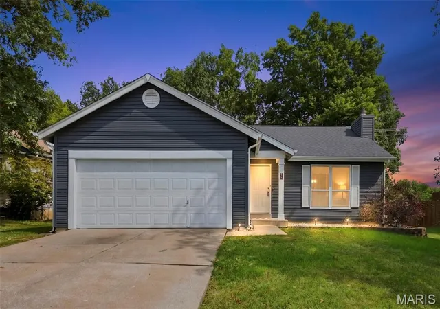 Photo 1 of Single family home for sale at 6 Queensboro Dr, Saint Peters, MO 63376 | MLS# MIS26060465 | Listing updated on 2026-10-06