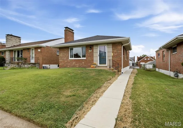 Photo 2 of Single family home for sale at 5562 Lindenwood Ave, Saint Louis, MO 63109 | MLS# MIS26060473 | Listing updated on 2026-09-23