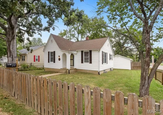 Photo 1 of Sale Pending at 237 Watson Rd 225 Hobart St, Sullivan, MO 63080 | MLS# MIS26060477 | Listing updated on 2026-09-23