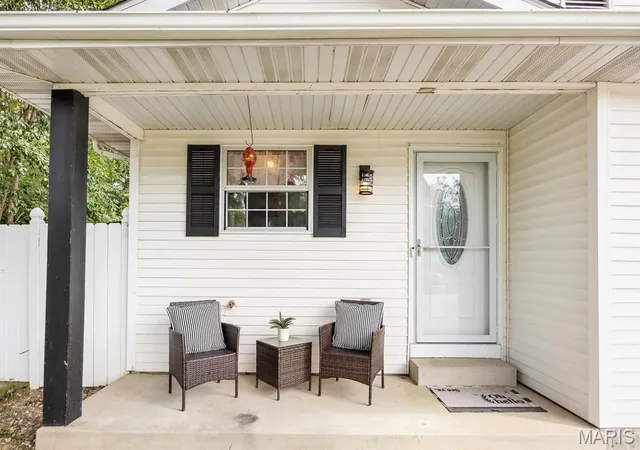 Photo 3 of Single family home for sale at 712 Country Oaks Ln, O Fallon, IL 62269 | MLS# MIS26060486 | Listing updated on 2026-09-21