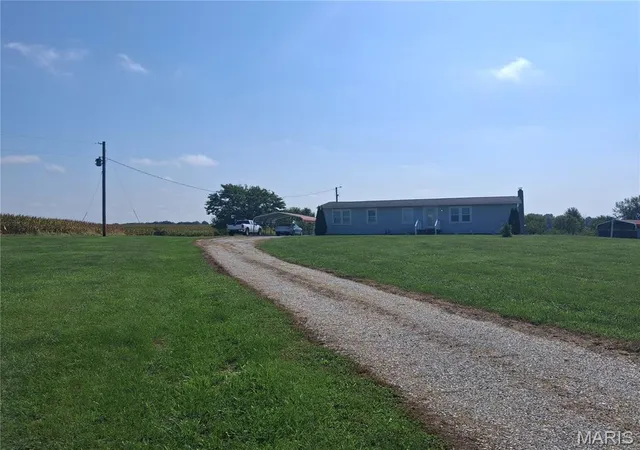Photo 1 of Manufactured home for sale at 22086 Monroe Rd 231, Paris, MO 65275 | MLS# MIS26060490 | Listing updated on 2026-10-02