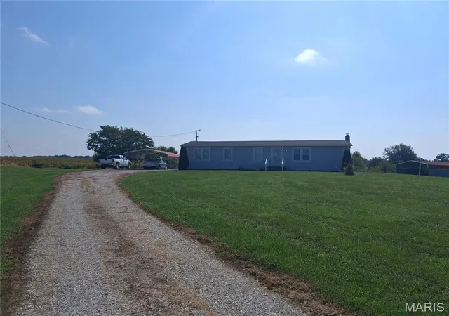 Photo 2 of Manufactured home for sale at 22086 Monroe Rd 231, Paris, MO 65275 | MLS# MIS26060490 | Listing updated on 2026-10-02