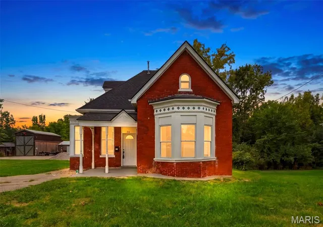 Photo 1 of Single family home for sale at 216 E Walton St, Warrenton, MO 63383 | MLS# MIS26060492 | Listing updated on 2026-10-05