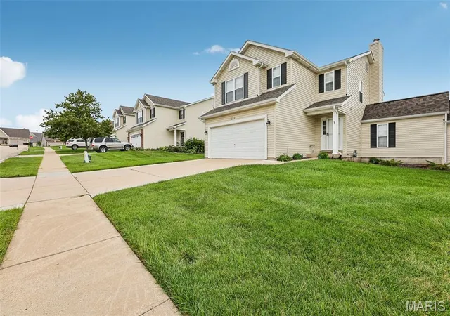 Photo 3 of Townhouse for sale at 206 Colonial Xing, Wentzville, MO 63385 | MLS# MIS26060493 | Listing updated on 2026-09-28