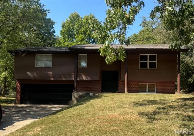 Single family home for sale at 1953 Carolina Ln, Cape Girardeau, MO 63701 | MLS# MIS26060496