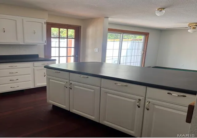 Photo 3 of Single family home for sale at 1953 Carolina Ln, Cape Girardeau, MO 63701 | MLS# MIS26060496 | Listing updated on 2026-09-21