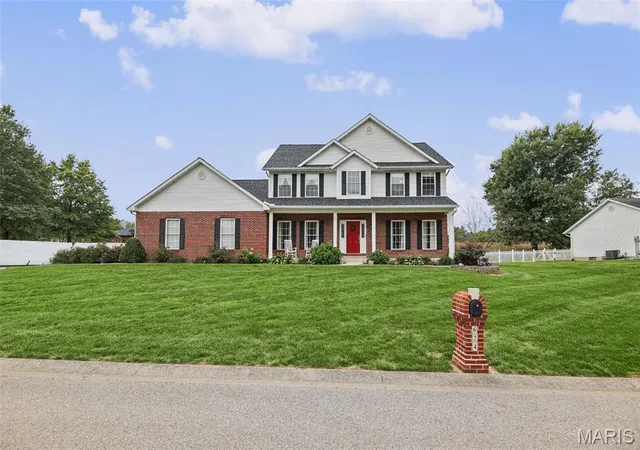 Photo 3 of Single family home for sale at 624 Timberline Dr, Waterloo, IL 62298 | MLS# MIS26060497 | Listing updated on 2026-10-05