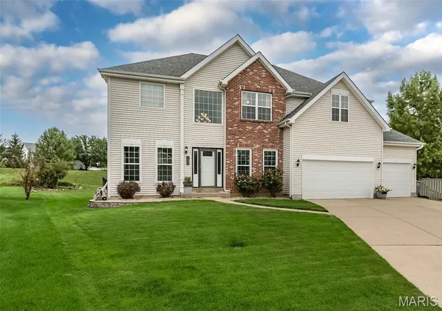 Photo 2 of Single family home for sale at 472 Brookhaven Ct, O Fallon, MO 63368 | MLS# MIS26060500 | Listing updated on 2026-09-25