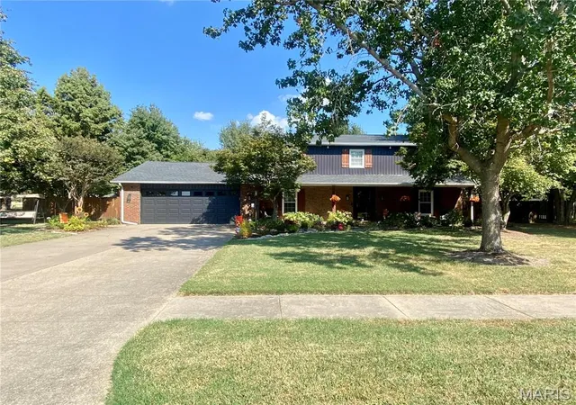 Photo 1 of Single family home for sale at 912 Westview Dr, Sikeston, MO 63801 | MLS# MIS26060502 | Listing updated on 2026-10-08