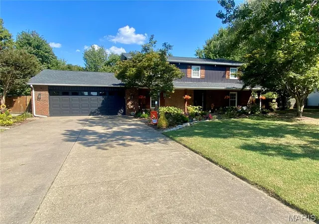 Photo 2 of Single family home for sale at 912 Westview Dr, Sikeston, MO 63801 | MLS# MIS26060502 | Listing updated on 2026-10-08