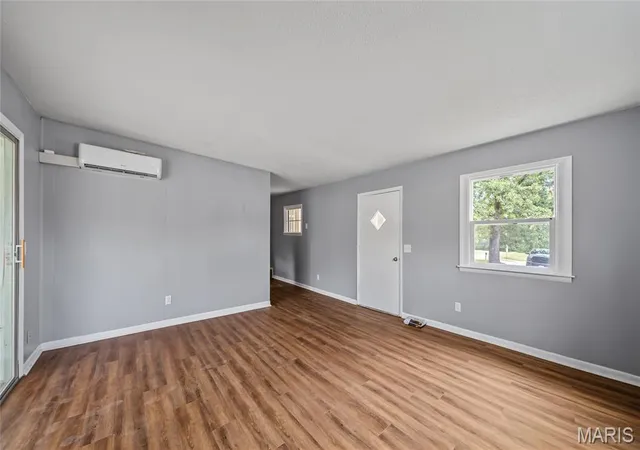 Photo 2 of Single family home for sale at 401 Fort Wyman Rd, Rolla, MO 65401 | MLS# MIS26060510 | Listing updated on 2026-09-24