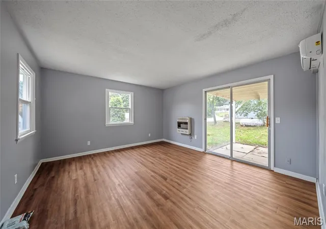 Photo 3 of Single family home for sale at 401 Fort Wyman Rd, Rolla, MO 65401 | MLS# MIS26060510 | Listing updated on 2026-09-24
