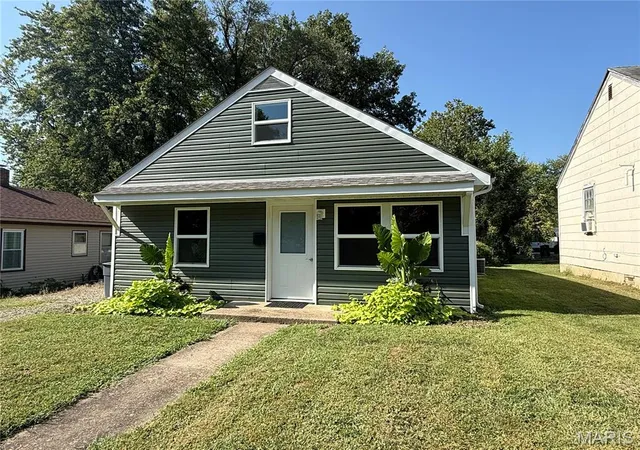 Photo 1 of Single family home for sale at 427 N State St, Montgomery City, MO 63361 | MLS# MIS26060523 | Listing updated on 2026-09-19
