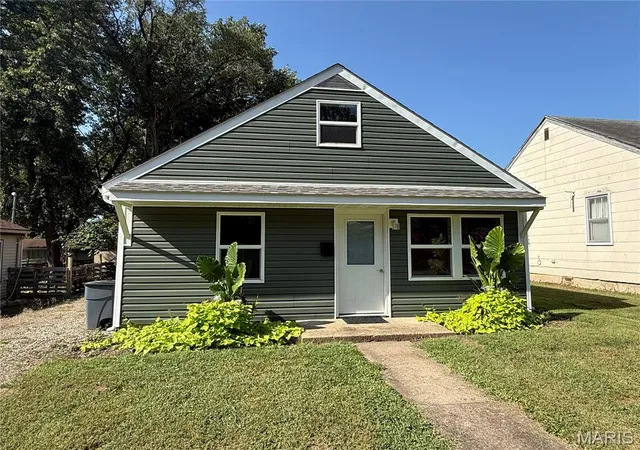 Photo 3 of Single family home for sale at 427 N State St, Montgomery City, MO 63361 | MLS# MIS26060523 | Listing updated on 2026-09-19