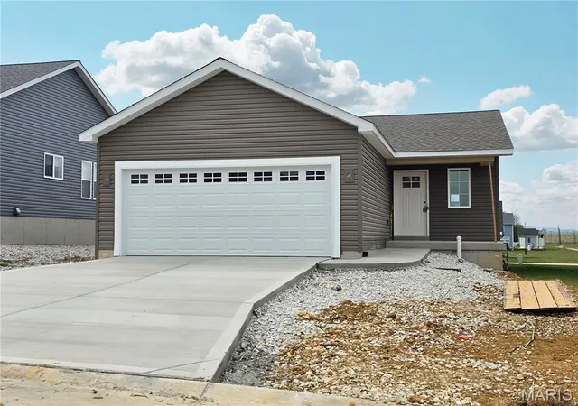 Photo 1 of Single family home for sale at 1652 Driftwood Ln, Moscow Mills, MO 63362 | MLS# MIS26060524 | Listing updated on 2026-10-16